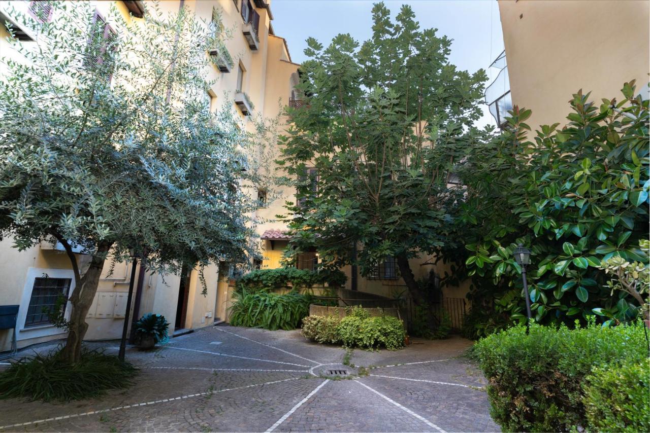 Quiet Trevi Fountain With Patio And Backyard Apartamento Roma
