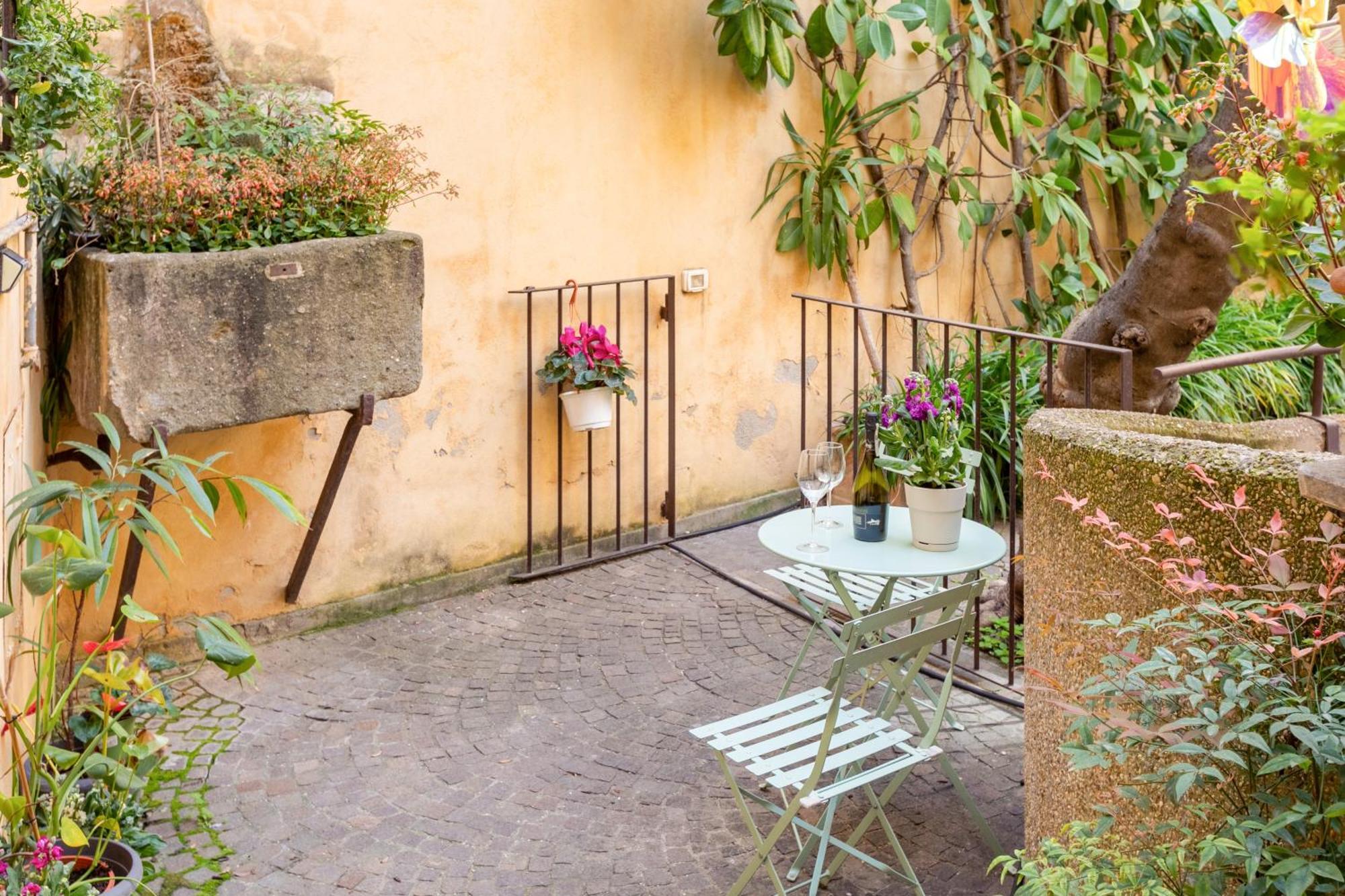 Apartamento Quiet Trevi Fountain With Patio And Backyard *